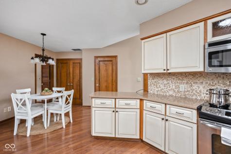 947 Tamarack Circle North Drive Indianapolis IN 46260