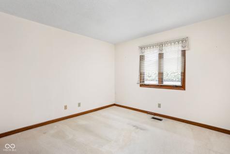947 Tamarack Circle North Drive Indianapolis IN 46260