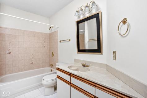 947 Tamarack Circle North Drive Indianapolis IN 46260