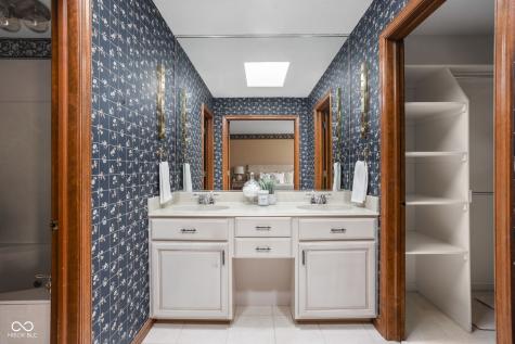 947 Tamarack Circle North Drive Indianapolis IN 46260