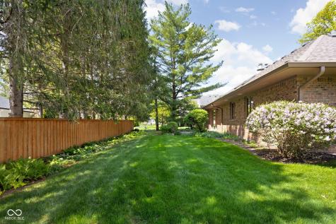 947 Tamarack Circle North Drive Indianapolis IN 46260