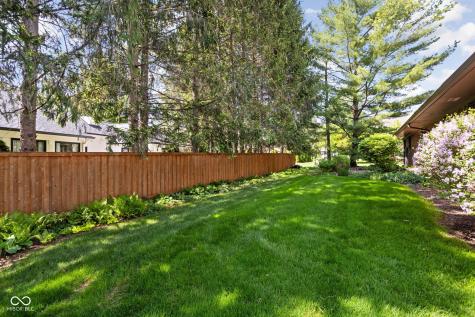 947 Tamarack Circle North Drive Indianapolis IN 46260