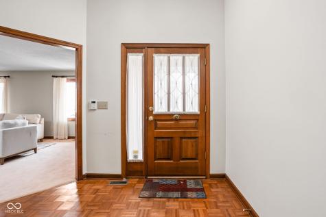 947 Tamarack Circle North Drive Indianapolis IN 46260