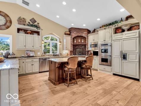 8170 Ecole Street Indianapolis IN 46240