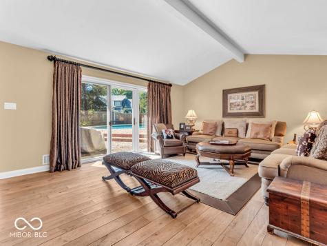 8170 Ecole Street Indianapolis IN 46240