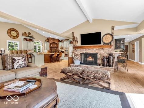 8170 Ecole Street Indianapolis IN 46240