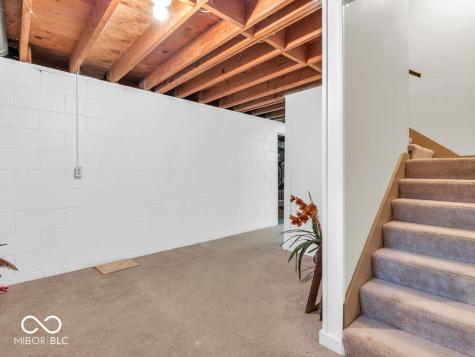 8170 Ecole Street Indianapolis IN 46240