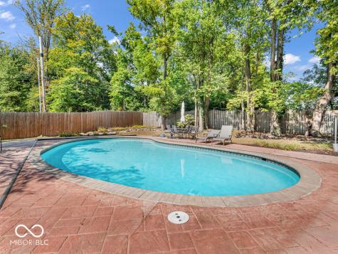 8170 Ecole Street Indianapolis IN 46240