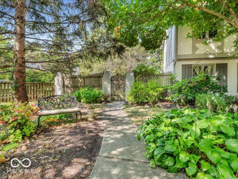 8170 Ecole Street Indianapolis IN 46240