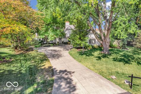 8170 Ecole Street Indianapolis IN 46240