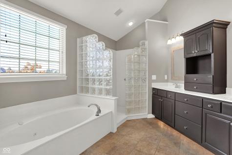 11025 Innisbrooke Lane Fishers IN 46037