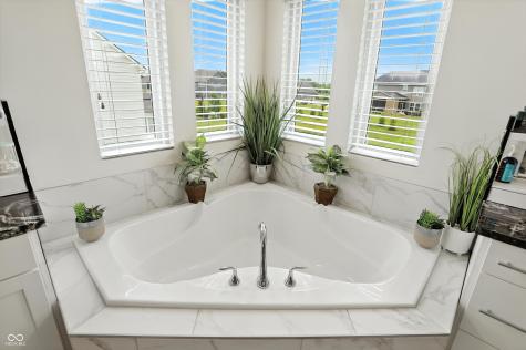 16041 Flowing Creek Way Westfield IN 46074