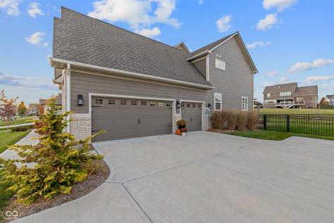 5220 Caprock Drive Noblesville IN 46062