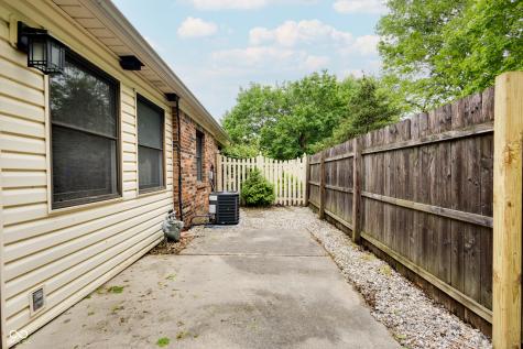 5304 Caring Cove Indianapolis IN 46268