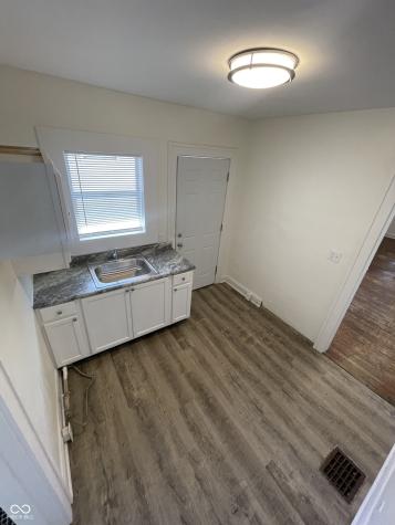 927 N Chester Avenue Indianapolis IN 46201