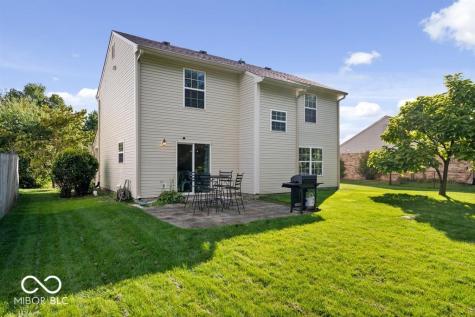 404 E Pine Ridge Drive Westfield IN 46074