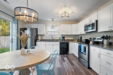 404 E Pine Ridge Drive Westfield IN 46074