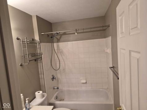 246 Legends Creek Way Indianapolis IN 46229