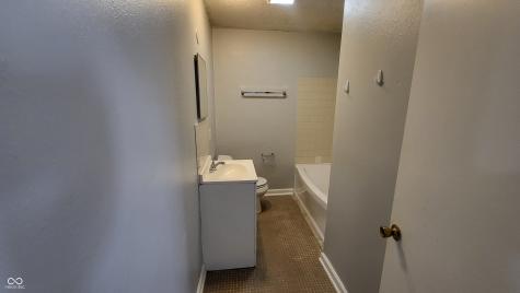 6149 Commodore Drive Indianapolis IN 46219