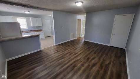 6149 Commodore Drive Indianapolis IN 46219
