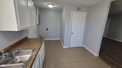 6149 Commodore Drive Indianapolis IN 46219