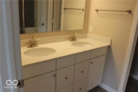 13069 Raritan Drive Fishers IN 46038