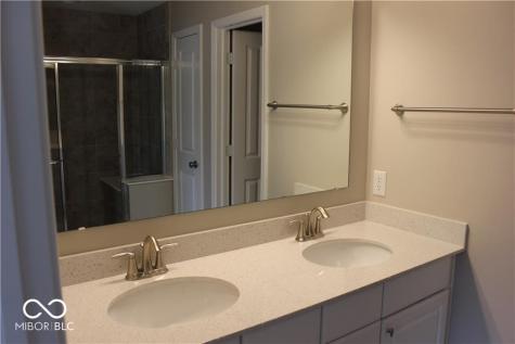 13069 Raritan Drive Fishers IN 46038