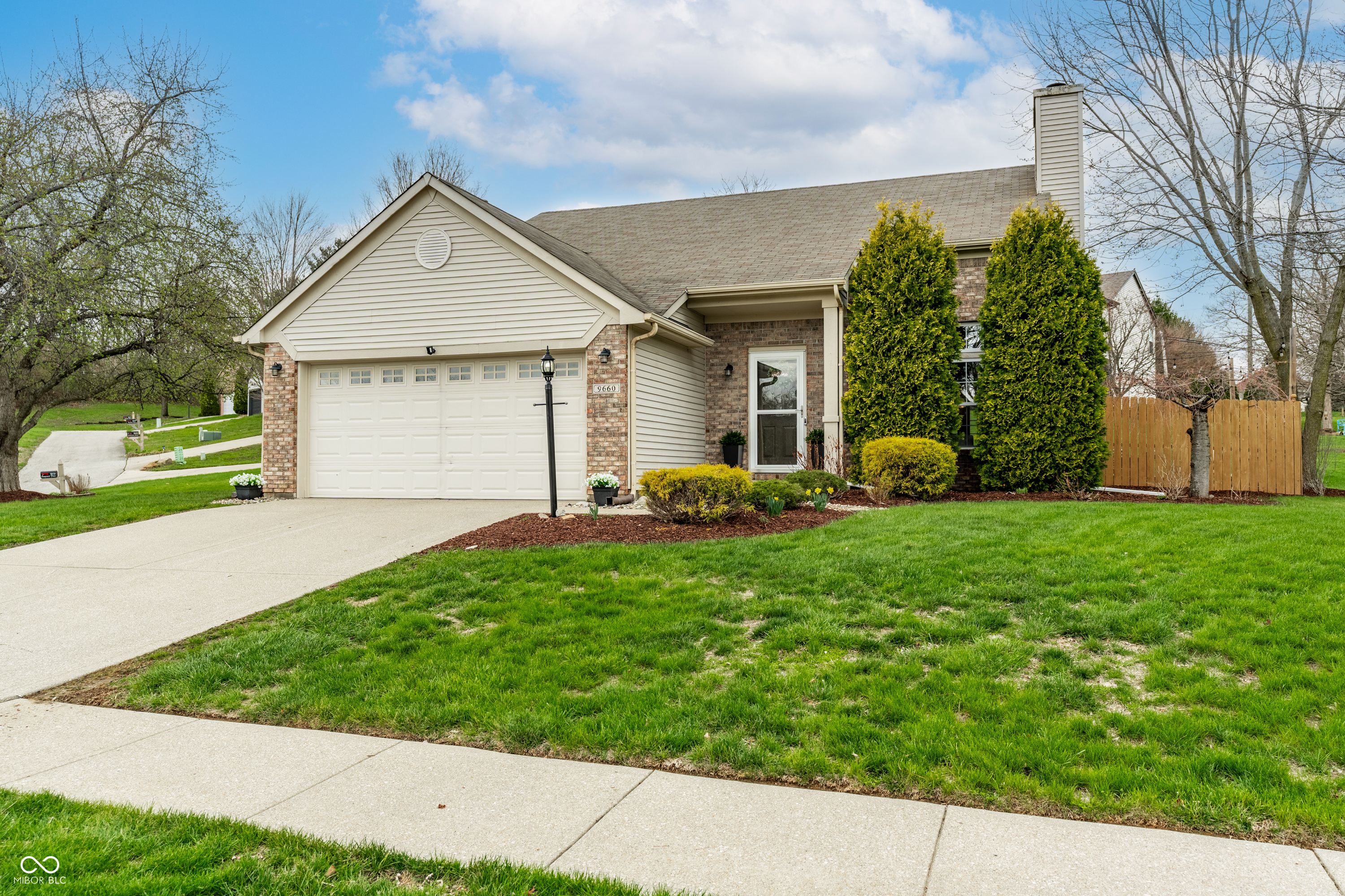 9660 Overcrest Drive Fishers IN 46037