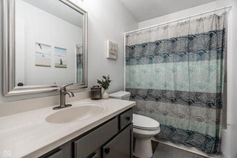 9660 Overcrest Drive Fishers IN 46037