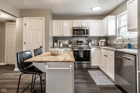 9660 Overcrest Drive Fishers IN 46037