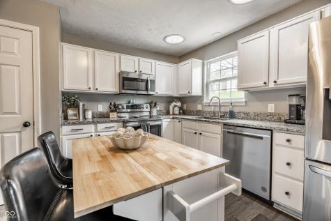 9660 Overcrest Drive Fishers IN 46037