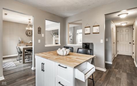 9660 Overcrest Drive Fishers IN 46037