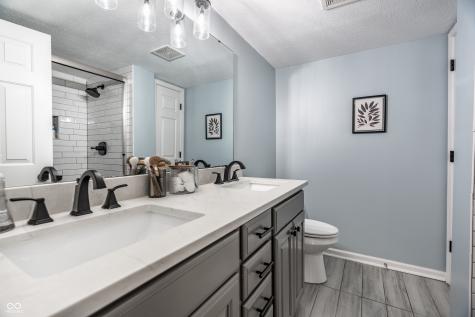 9660 Overcrest Drive Fishers IN 46037