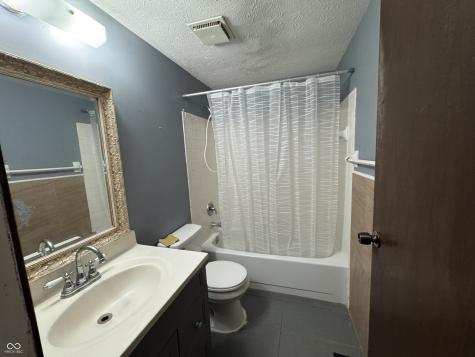 5739 Ensenada Avenue Indianapolis IN 46237