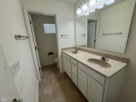 9652 Wild Iris Drive Noblesville IN 46060