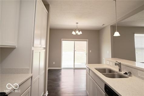 8709 Rowling Way Indianapolis IN 46239