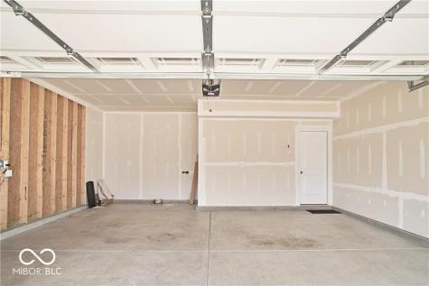8709 Rowling Way Indianapolis IN 46239
