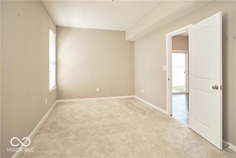 8709 Rowling Way Indianapolis IN 46239