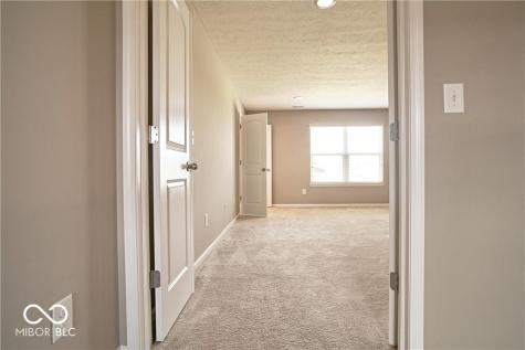 8709 Rowling Way Indianapolis IN 46239