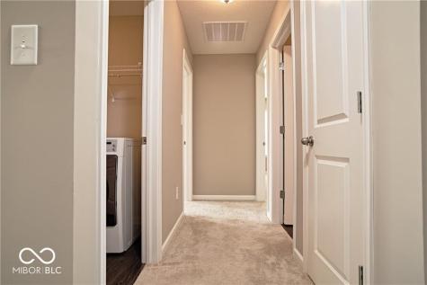8709 Rowling Way Indianapolis IN 46239