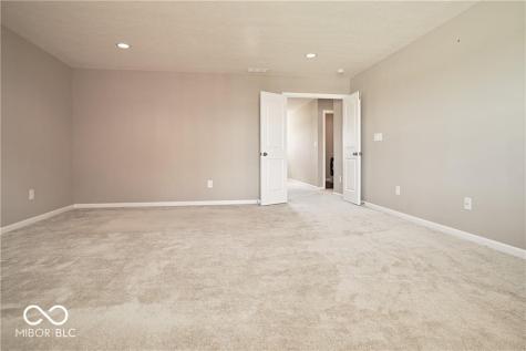 8709 Rowling Way Indianapolis IN 46239