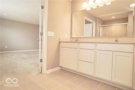 8709 Rowling Way Indianapolis IN 46239