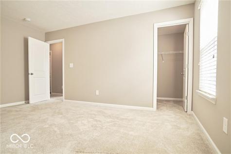 8709 Rowling Way Indianapolis IN 46239