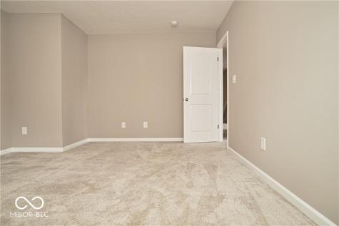 8709 Rowling Way Indianapolis IN 46239
