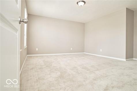 8709 Rowling Way Indianapolis IN 46239