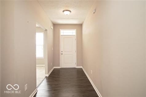 8709 Rowling Way Indianapolis IN 46239