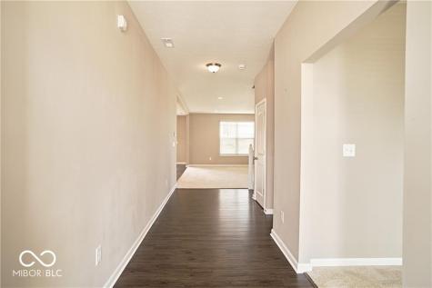 8709 Rowling Way Indianapolis IN 46239