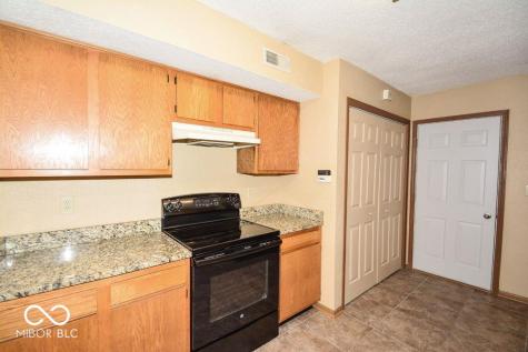 10325 Liverpool Way Indianapolis IN 46236
