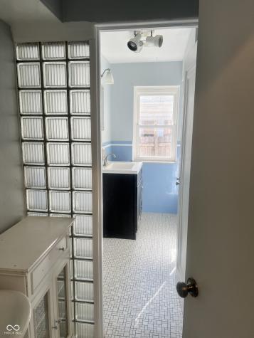 402 W 52nd Street Indianapolis IN 46208