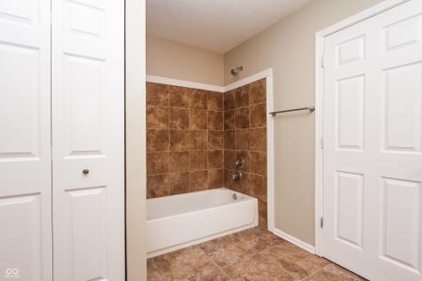 2261 Rosswood Boulevard Indianapolis IN 46229